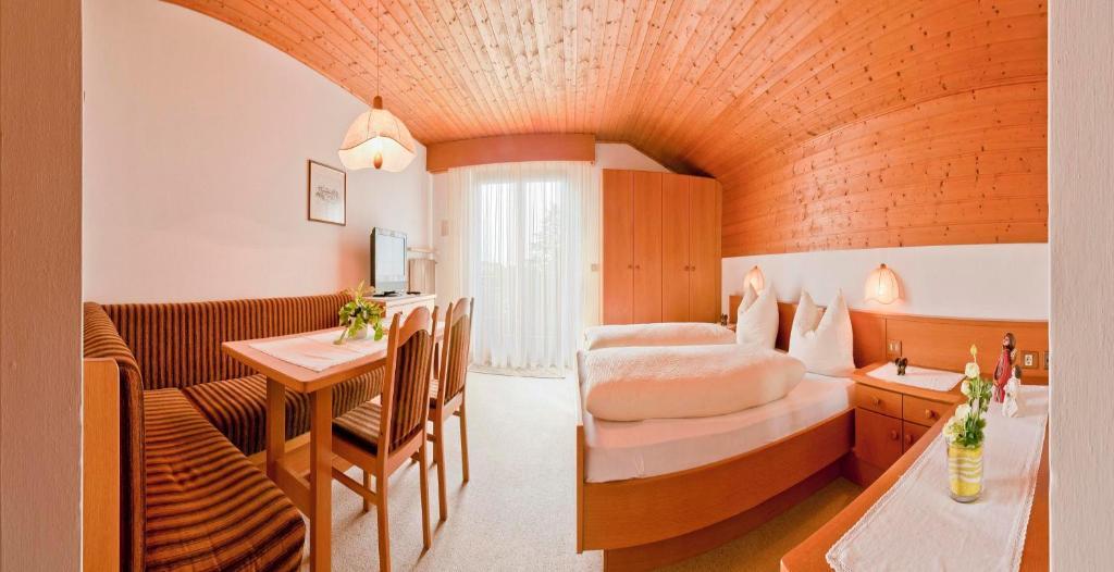 Haus Christl Bed & Breakfast Lana Phòng bức ảnh